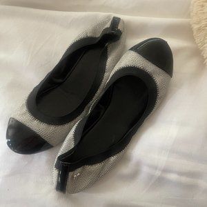 COLE Han cap-toe black and white flats EUC size 9